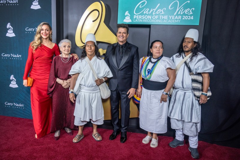 Coronan a Carlos Vives como la Persona del Año de los Latin Grammy - coronan-a-carlos-vives-como-la-persona-del-ano-de-los-latin-grammy-2-1024x683