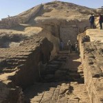 Descubren un templo ptolemaico completo en un yacimiento en el sur de Egipto