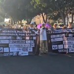 Marchan por la paz en Querétaro a una semana de masacre en bar ‘Los Cantaritos’