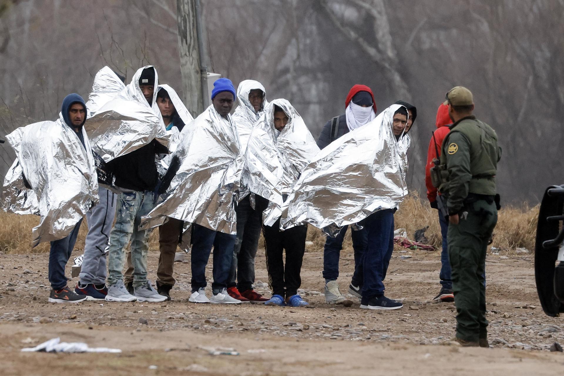 Trump planea grandes centros de detención para migrantes previo a su expulsión