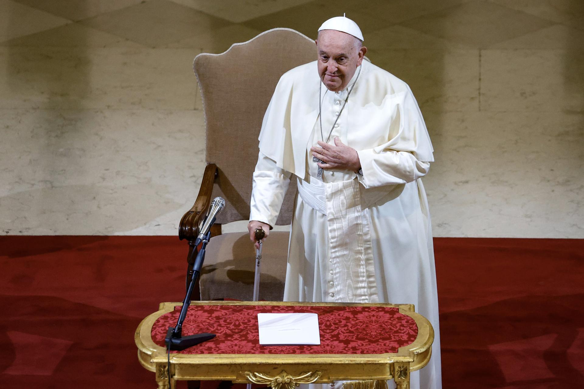 Papa Francisco pide que la educación no sea un privilegio