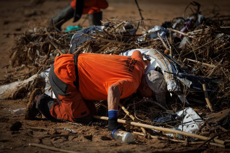 Topos Aztecas buscan en Valencia a desaparecidos "con rostro y apellidos" - topos-aztecas-valencia-espana-2-1024x683