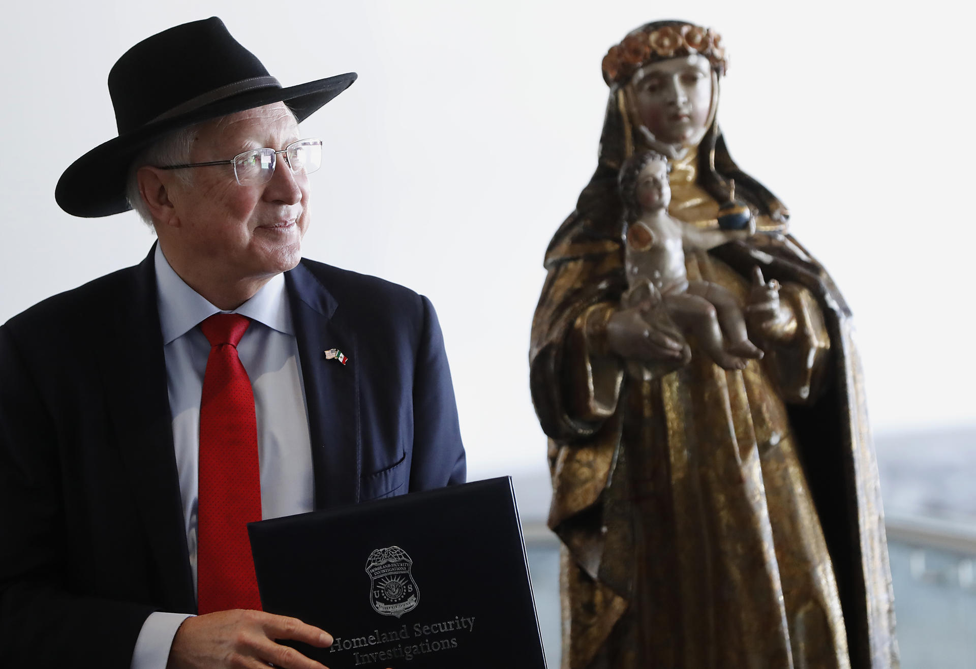 EE.UU. devuelve a México una “valiosa” estatua de Santa Rosa de Lima del siglo XVII