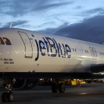 Aparecen dos cadáveres en tren de aterrizaje de avión JetBlue que llegó a Florida