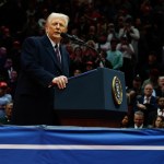 “Están siendo testigos del amanecer de la era de oro de Estados Unidos”, asegura Trump en el Capital One Arena