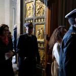 Soldados y policías cruzan la Puerta Santa vaticana por el Jubileo de las Fuerzas Armadas