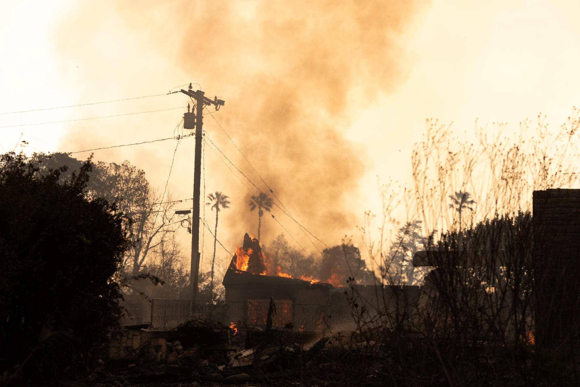 Los incendios de Los Ángeles provocaron pérdidas de más de 30 mil mdd en inmuebles