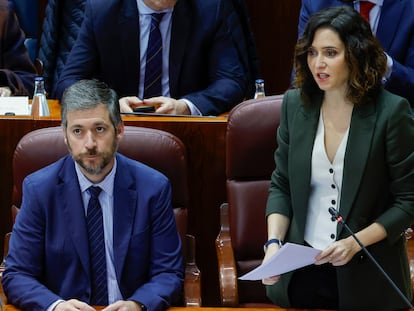 La presidenta de la Comunidad de Madrid, Isabel Díaz Ayuso, interviene en el pleno que este jueves celebra la Asamblea regional.