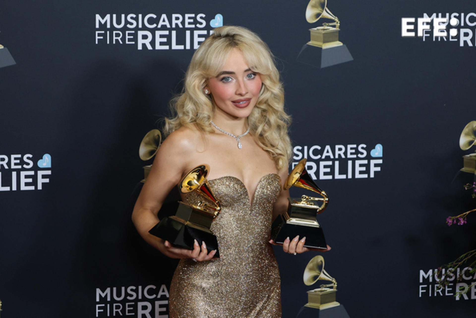 Sabrina Carpenter lanzará una nueva edición de ‘Short n’ Sweet’ que incluye a Dolly Parton