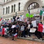 Estudiantes de bachillerato en Texas protestan contra las deportaciones