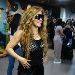 Shakira llega a Barranquilla sin ver a sus seguidores por un problema de salud de su padre