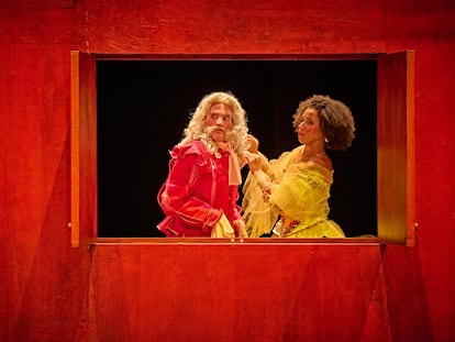 Pascual Laborda y Miriam Queba en una escena de la obra 'Don Gil de las calzas verdes'.