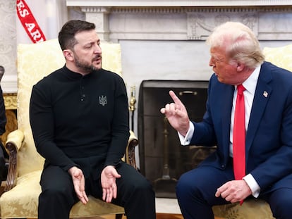 WASHINGTON (United States), 28/02/2025.- Ukrainian President Volodymyr Zelensky (L) talks with US President Donald Trump (R) in the Oval Office of the White House in Washington, DC, USA, 28 February 2025. Zelensky is in Washington to sign the framework of a deal, pushed by President Trump, to share Ukrainess mineral wealth with the US.  (Ucrania) EFE/EPA/JIM LO SCALZO / POOL