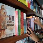 Librería feminista acerca los textos escritos por mujeres a Puebla