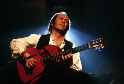 Paco de Lucía, en un concierto en 1996.