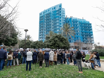 Acto en recuerdo del incendio del edificio de Campanar en Valencia, este sábado.