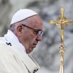 Papa Francisco padece infección en vías respiratorias y fiebre “leve”