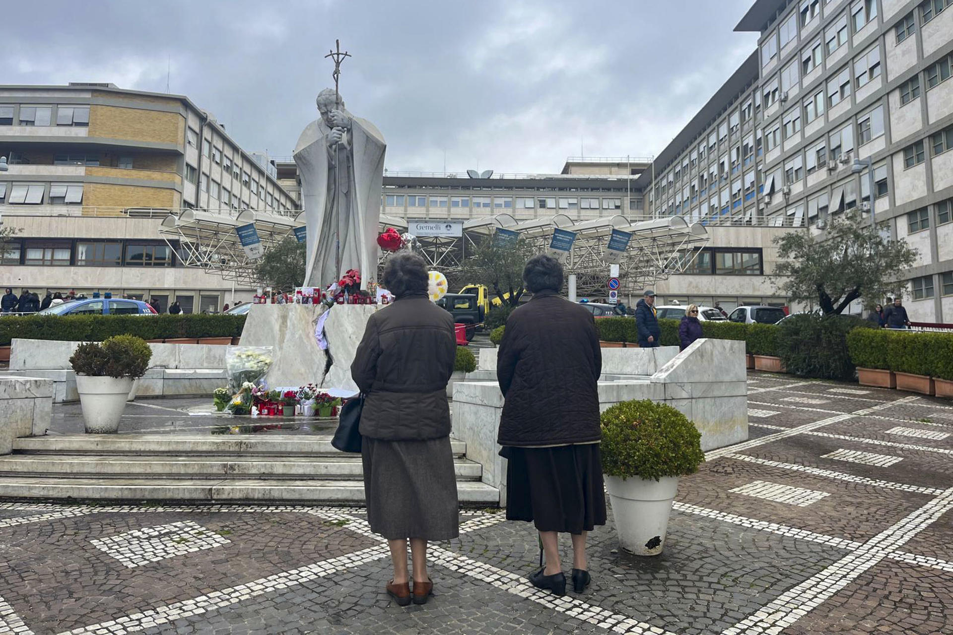 Papa Francisco sigue trabajando desde el hospital Gemelli