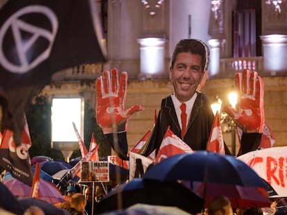 Imagen de la cuarta manifestación en València contra el presidente de la Generalitat, Carlos Mazón, del 1 de febrero en Valencia.