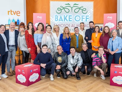 El equipo de la segunda edición de 'Bake Off: Famosos al horno', este martes en el plató del programa.