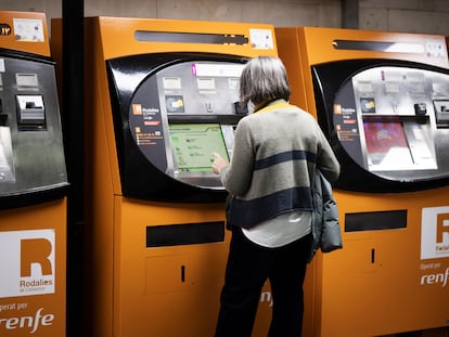 Máquinas de billetes de Rodalies en Barcelona.