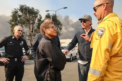 Karen Bass, Gavin Newsom