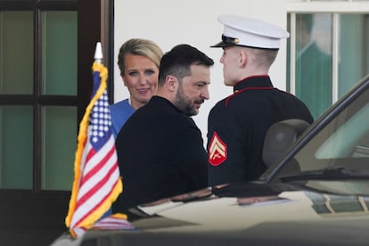 El presidente ucranio se marcha tras su reunión con Trump en la Casa Blanca, en Washington.