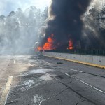 Carambola en la México-Puebla deja 6 muertos; autopista permanece cerrada