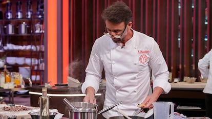 Álvaro Muñoz Escassi, en un momento de la final de 'MasterChef Celebrity 8'.