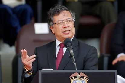 Gustavo Petro durante una ceremonia policial, este martes en Bogotá.