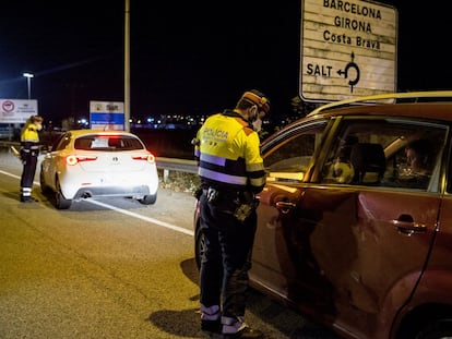 Imagen de archivo de los Mossos d'Esquadra en un control de tráfico.