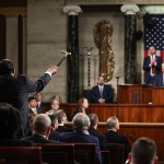 El congresista demócrata Al Green, expulsado por interrumpir el discurso de Trump