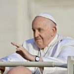 Papa Francisco ya no está en “peligro inminente”, tras 25 días hospitalizado