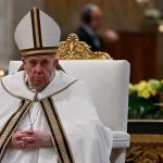 Papa Francisco sigue estable, sin fiebre y sin ventilación mecánica, tras 17 días hospitalizado