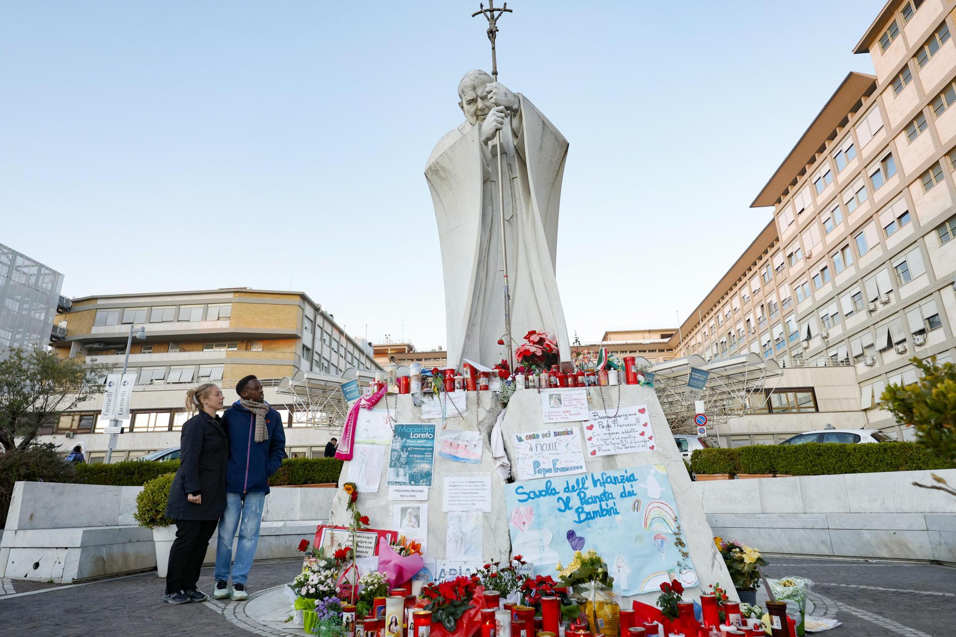 Papa Francisco se mantiene “estable” tras últimas crisis respiratorias