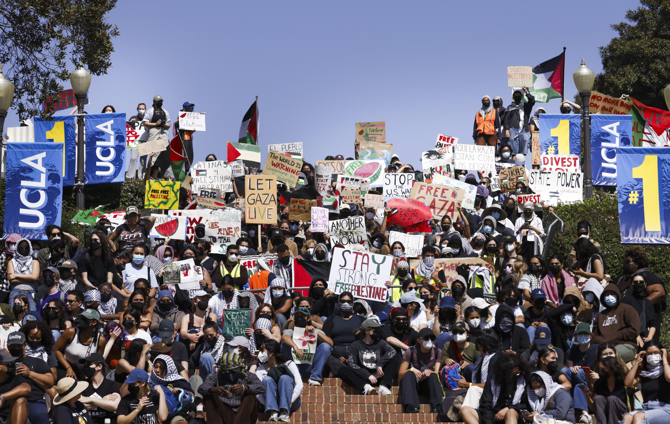 Trump amenaza con recortar fondos a escuelas que permitan protestas “ilegales”