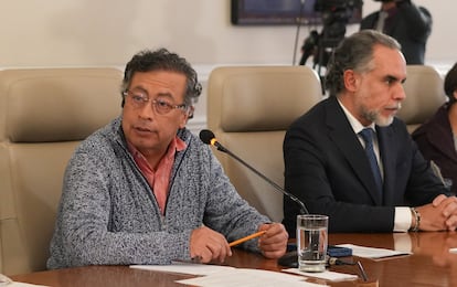 Gustavo Petro y Armando Benedetti durante el Consejo de Ministros.