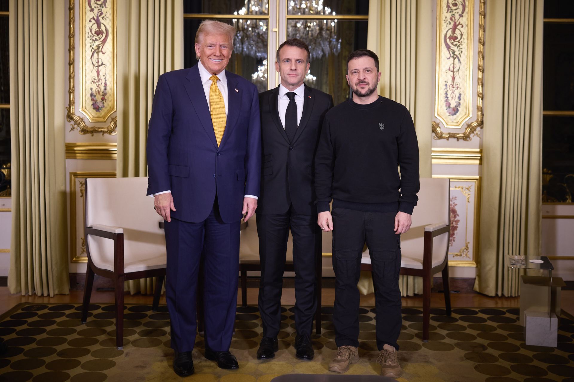 Macron habla con Trump y Zelenski para destensar la crisis entre ambos