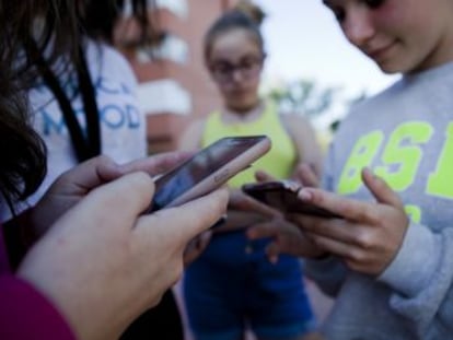 Un estudio de Save the Children entre jóvenes revela que el 75% ha padecido hostigamiento por Internet