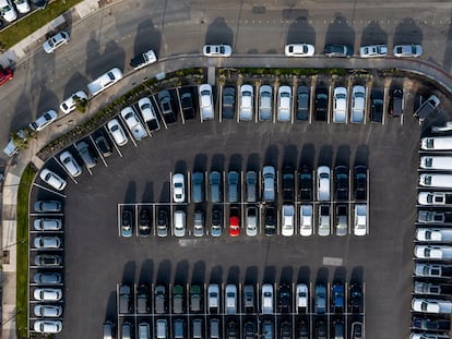 Vehículos estacionados en un concesionario de Ford en Richmond, California, el 3 de marzo de 2025.