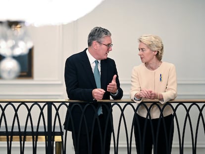 Keir Starmer y Ursula von der Leyen