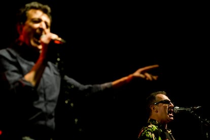 6h6q5yfimvaljkzzece3sxflwu-1 Manolo García (izquierda) y Quimi Portert, durante un concierto en 2016 de Los Rápidos y Los Burros.