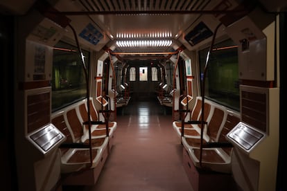 Estación de Metro de Suanzes en Madrid, durante el apagón.