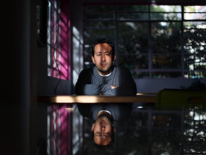ga45t2plrnf4zgtmohky63k7xe Luis Alejandro Díaz, fundador de la editorial Caballito de Acero, en Bogotá (Colombia).