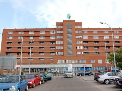mr3tu3mb4nfi7eagzyk5y35rny Exterior del Hospital Materno Infantil de Badajoz.