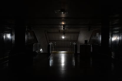 ouaqyadyexw33t6un3rcw2xhom-2 La estación de metro de República Argentina vacía, en Madrid, el 28 de abril.