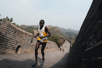 xfovyrbo2bb7rhrcqc6l2u2wf4 Patrick Kipngeno, durante la carrera en las Golden Trail.