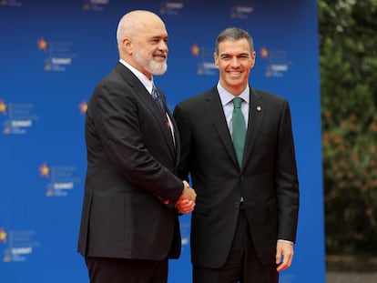 6w26nsfzyjsurc3yov67lr47fy-2 Pedro Sánchez, este viernes con el pimer ministro de Albania, Edi Rama.
