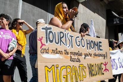 7f6dmnlqt5fiddjbrknxwncume-1 Protestas este domingo en Santa Cruz de Tenerife.