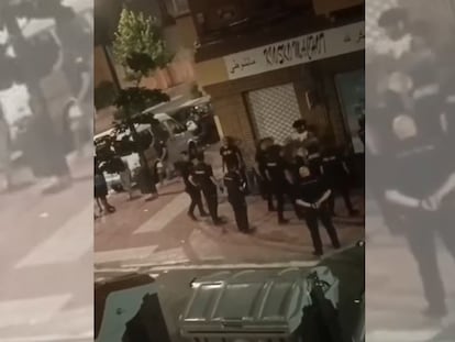 ayyfnlmbsfdippvqrzf6cc5lee Imagen del vídeo grabado por un vecino de Valladolid de la supuesta agresión de varios policías a un grupo de ciudadanos magrebíes.
